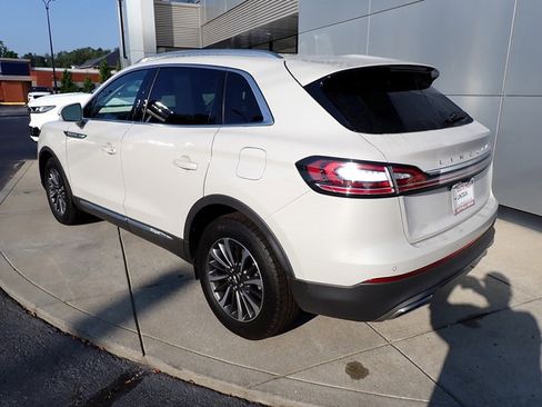 Certified 2023 Lincoln Nautilus AWD w/ Premium Package image 3