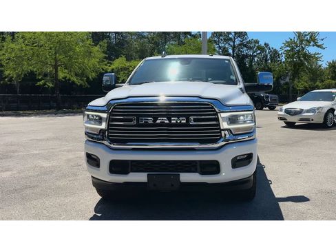 Used 2024 RAM 2500 Laramie AWD/4WD image 3