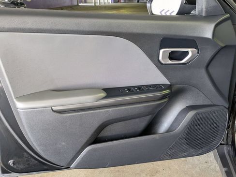 Used 2025 Kia K4 FWD image 11