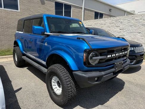 Used 2024 Ford Bronco Outer Banks AWD/4WD image 2