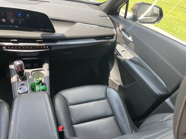 Used 2025 Cadillac XT4 Premium Luxury FWD image 32