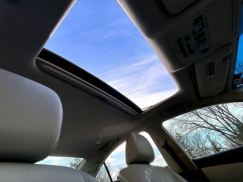 Used 2010 Lexus ES 350 image 22