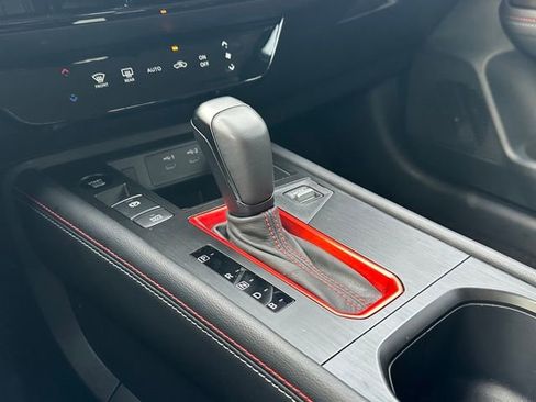 Certified 2025 Nissan Kicks SR AWD/4WD image 33