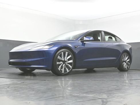 Used 2024 Tesla Model 3 Standard Range RWD image 46