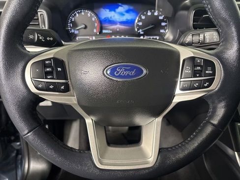Used 2023 Ford Explorer XLT w/ Equipment Group 202A AWD/4WD image 16