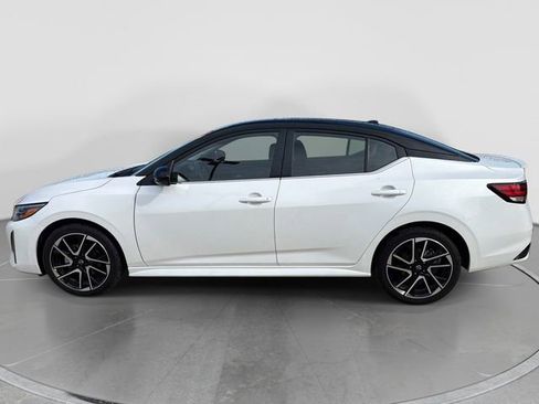 Used 2025 Nissan Sentra SR FWD image 7