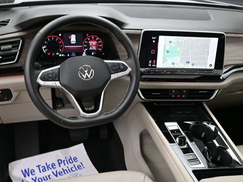 Used 2024 Volkswagen Atlas SEL AWD/4WD image 36