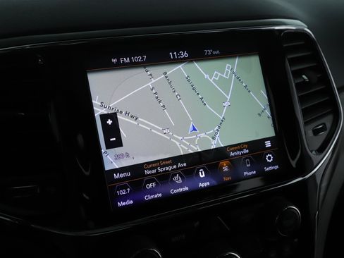 Used 2020 Jeep Grand Cherokee Altitude AWD/4WD image 13