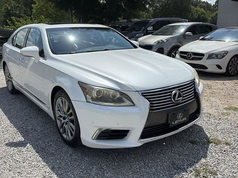 Used 2013 Lexus LS 460 w/ Comfort Pkg RWD image 4