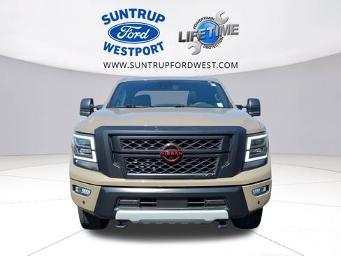 Used 2024 Nissan Titan PRO-4X w/ Pro-4x Convenience Package image 32