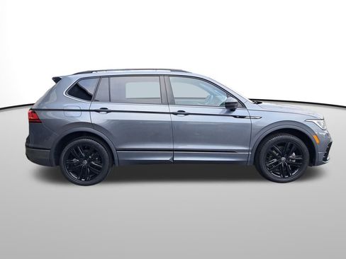 Used 2022 Volkswagen Tiguan SE R-Line image 7