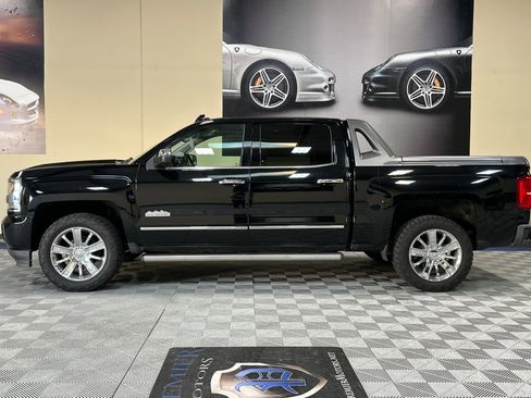 Used 2017 Chevrolet Silverado 1500 High Country w/ High Desert Package image 7