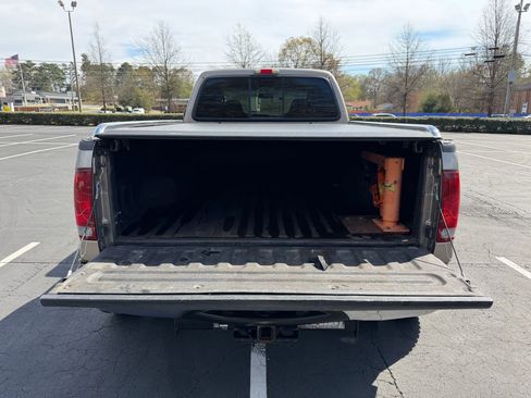 Used 2006 Ford F350 Lariat image 9