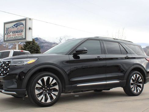 Used 2025 Ford Explorer Platinum w/ LUX Leather Package AWD/4WD image 4