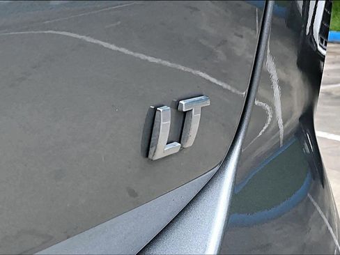 Used 2023 Chevrolet Equinox LT FWD image 9