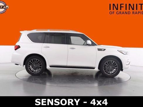 Used 2022 INFINITI QX80 Sensory image 8
