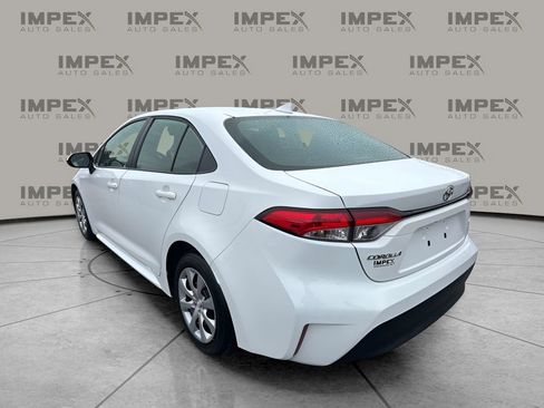 Used 2023 Toyota Corolla LE image 3