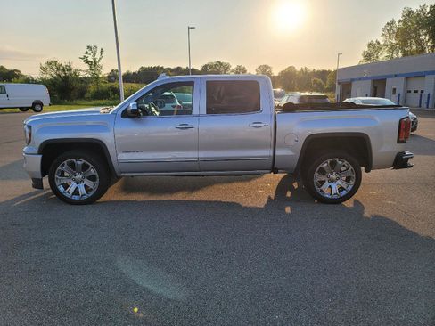Used 2018 GMC Sierra 1500 Denali w/ Denali Ultimate Package AWD/4WD image 2