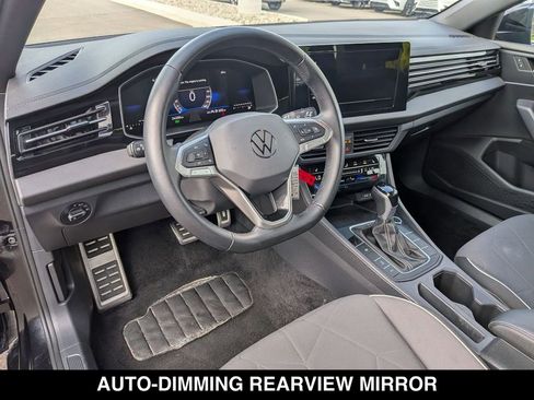 Used 2025 Volkswagen Jetta Sport FWD image 2
