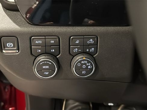 Used 2025 Chevrolet Silverado 1500 LTZ w/ LTZ Premium Package image 34
