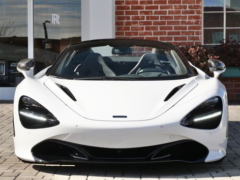 Used 2023 McLaren 720S Performance image 2