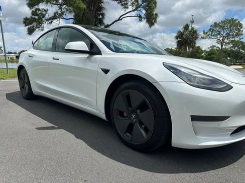 Used 2021 Tesla Model 3 Standard Range Plus RWD image 5