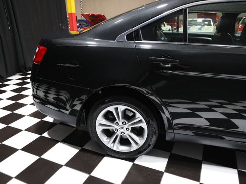 Used 2013 Ford Taurus SEL FWD image 17