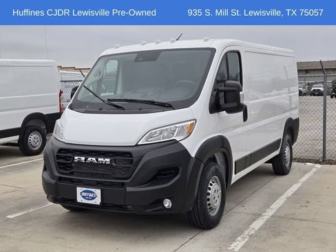 Used 2025 RAM ProMaster 2500 w/ Convenience Group FWD image 3