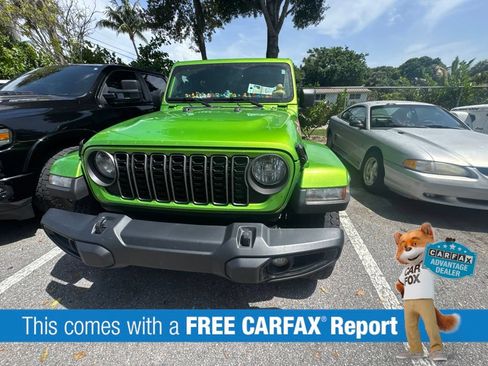 Used 2025 Jeep Gladiator Sport AWD/4WD image 2