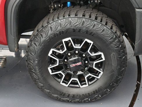 Used 2025 GMC Sierra 2500 AT4X image 35