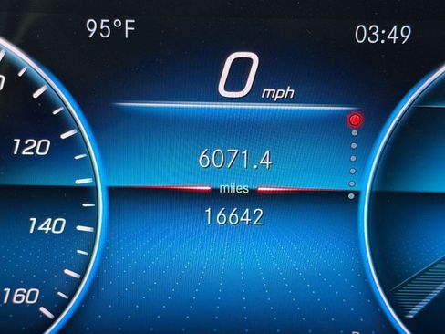 Used 2021 Mercedes-Benz GLE 450 4MATIC image 18