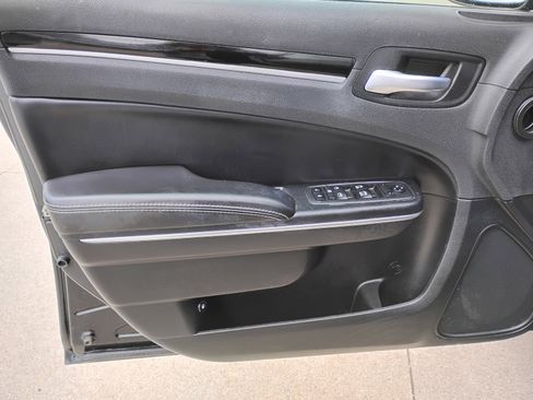 Used 2018 Chrysler 300 S w/ S Model Appearance Package AWD/4WD image 15