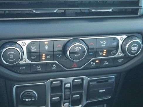 New 2026 Jeep Gladiator Rubicon AWD/4WD image 8
