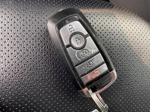 Used 2022 Ford Escape Titanium AWD/4WD image 24