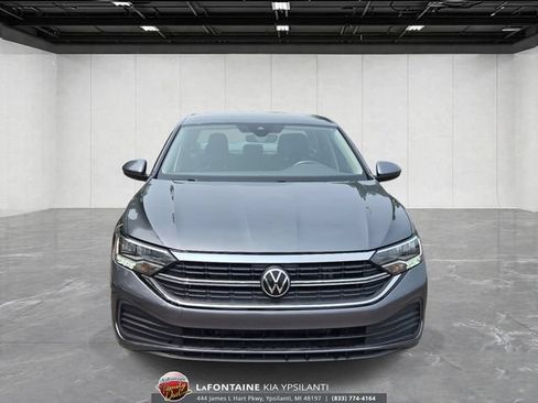 Used 2024 Volkswagen Jetta SE FWD image 16