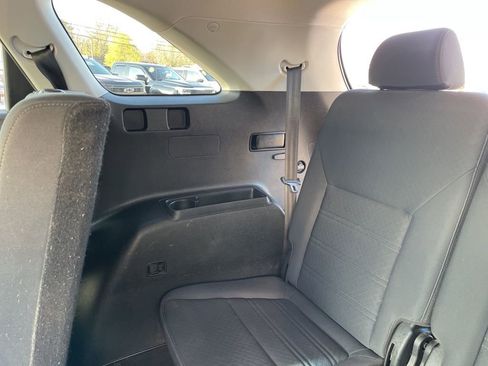 Used 2019 Kia Sorento LX image 48