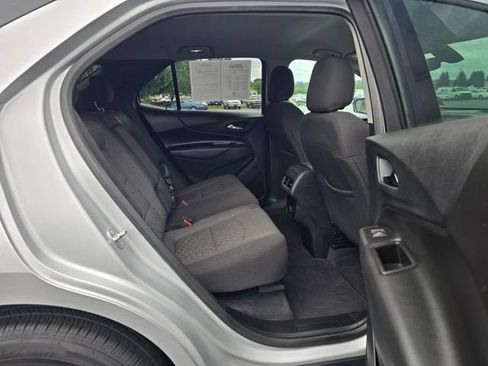 Used 2018 Chevrolet Equinox LT FWD image 16