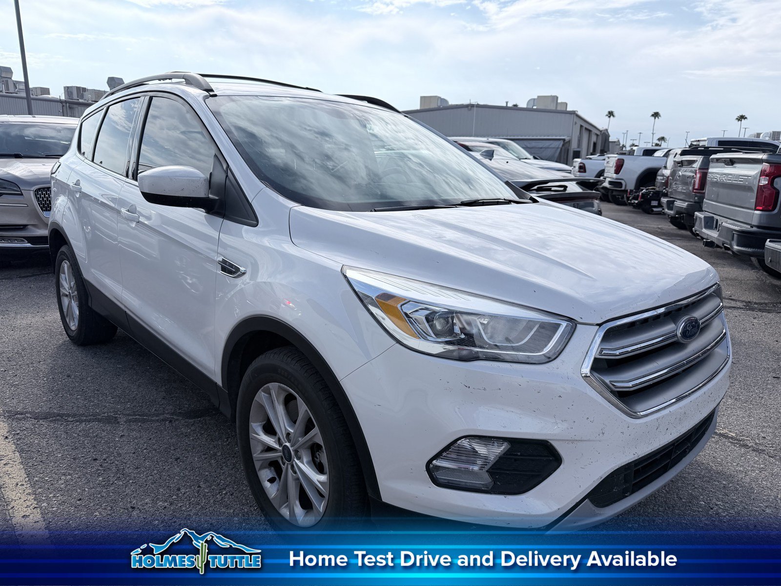 Used 2017 Ford Escape SE w/ SE Leather Comfort Package FWD image 1