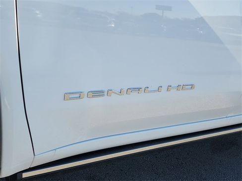 New 2026 GMC Sierra 2500 Denali w/ Denali Reserve Package image 14
