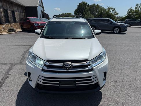 Used 2019 Toyota Highlander XLE AWD/4WD image 10