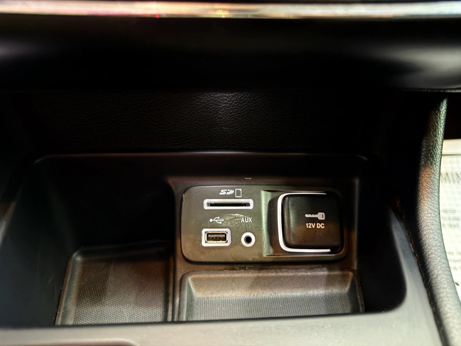 Used 2016 Jeep Cherokee Latitude FWD image 49