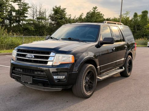 Used 2015 Ford Expedition XLT w/ Equipment Group 202A RWD image 1