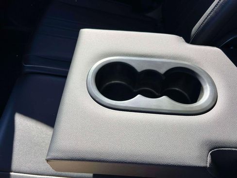 Used 2022 Volkswagen Tiguan SE image 13