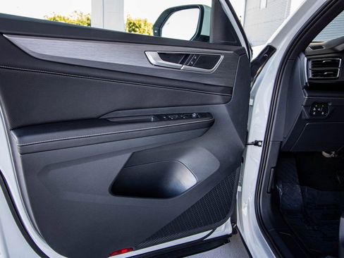 New 2026 Volkswagen Atlas Cross Sport SE image 26