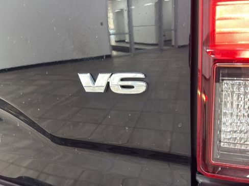 Used 2019 Toyota Tacoma SR5 image 14