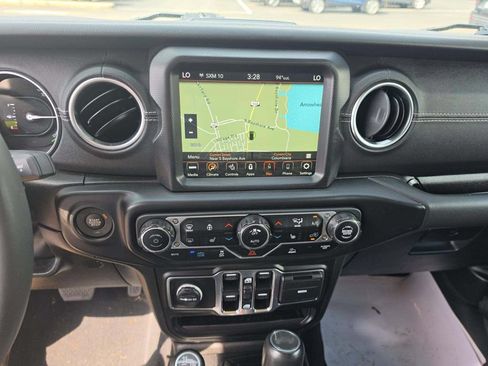 Used 2023 Jeep Wrangler Unlimited Sahara w/ Cold Weather Group AWD/4WD image 6