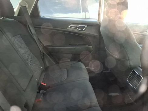 Used 2023 Kia Sportage LX FWD image 8