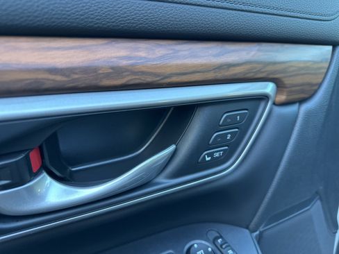 Used 2020 Honda CR-V Touring image 17