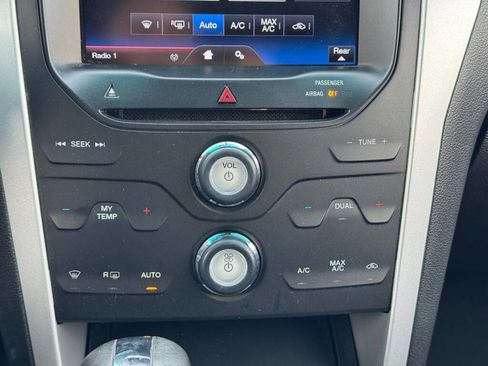 Used 2014 Ford Explorer XLT w/ Equipment Group 201A image 11