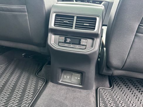 Certified 2026 Volkswagen Atlas Peak Edition AWD/4WD image 40